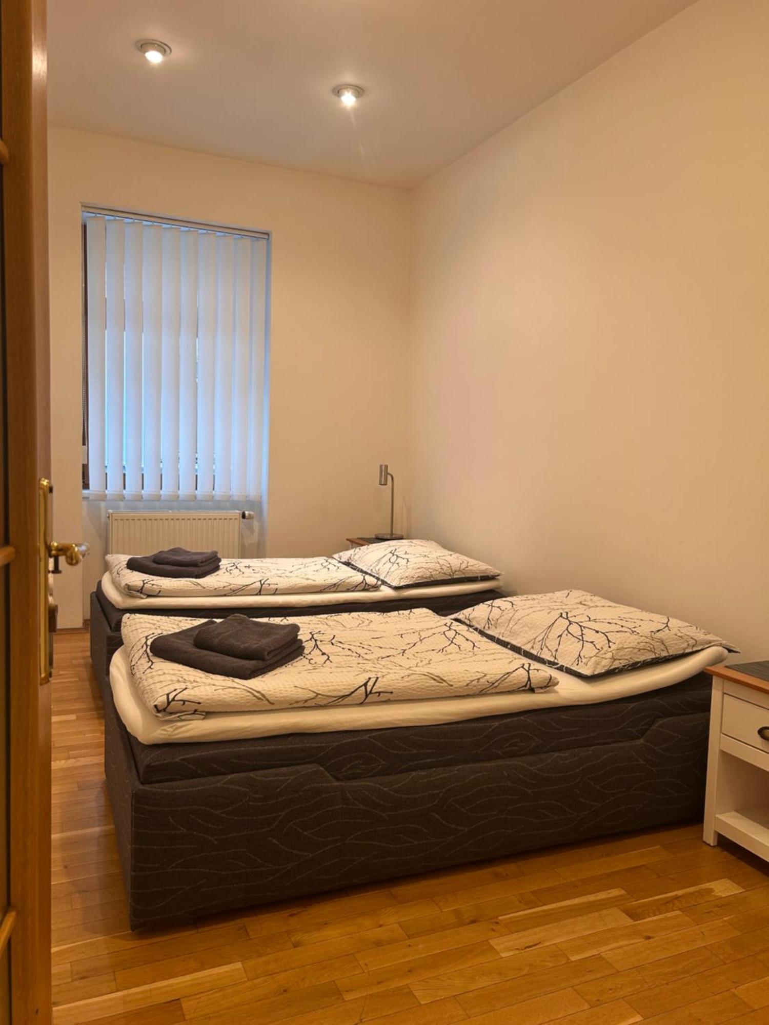 Apartments Karlin Прага Екстер'єр фото