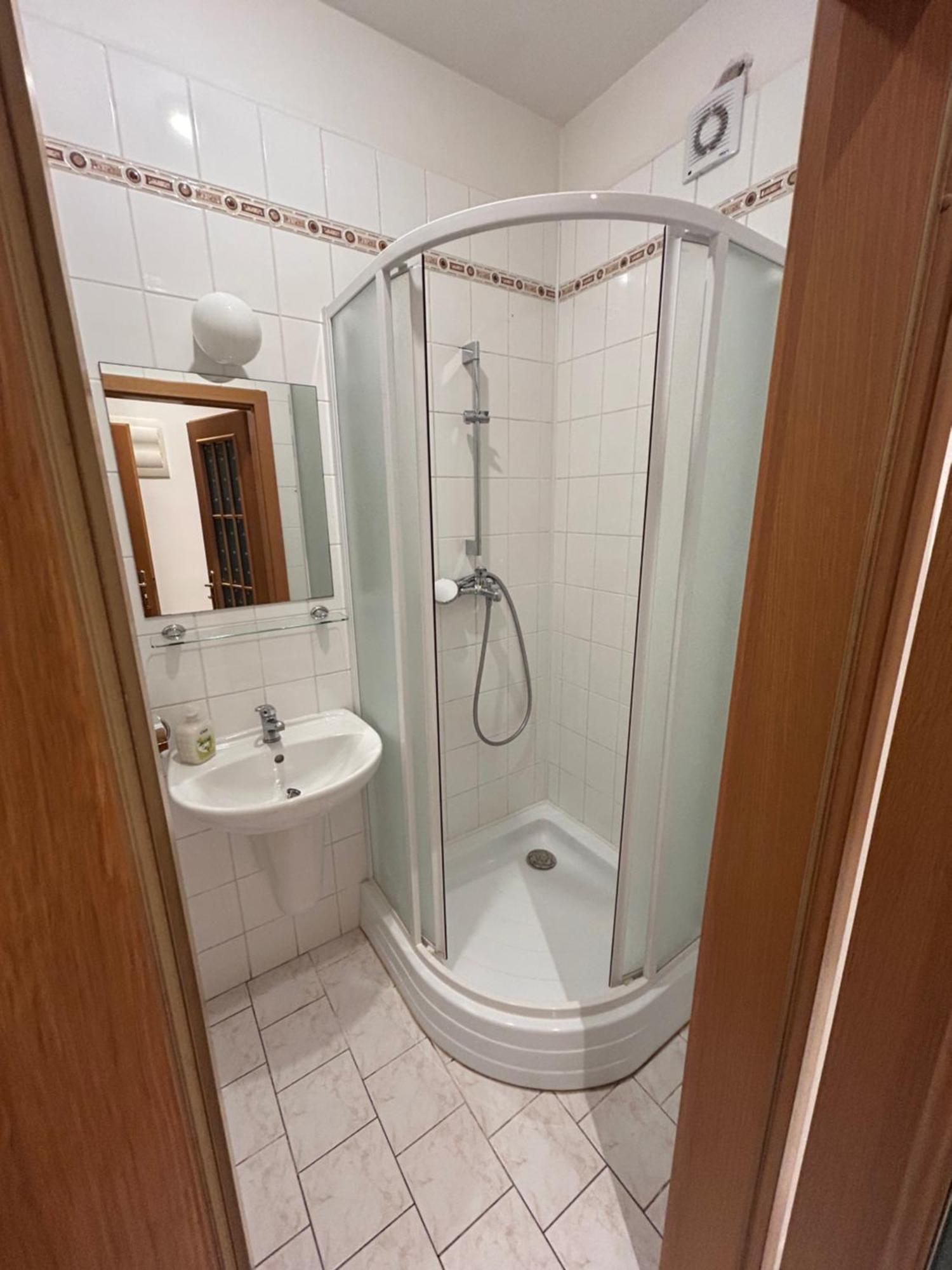 Apartments Karlin Прага Екстер'єр фото